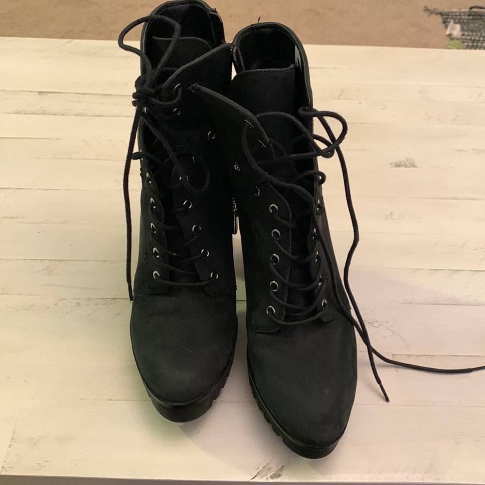 Black Aldo lace up suede booties